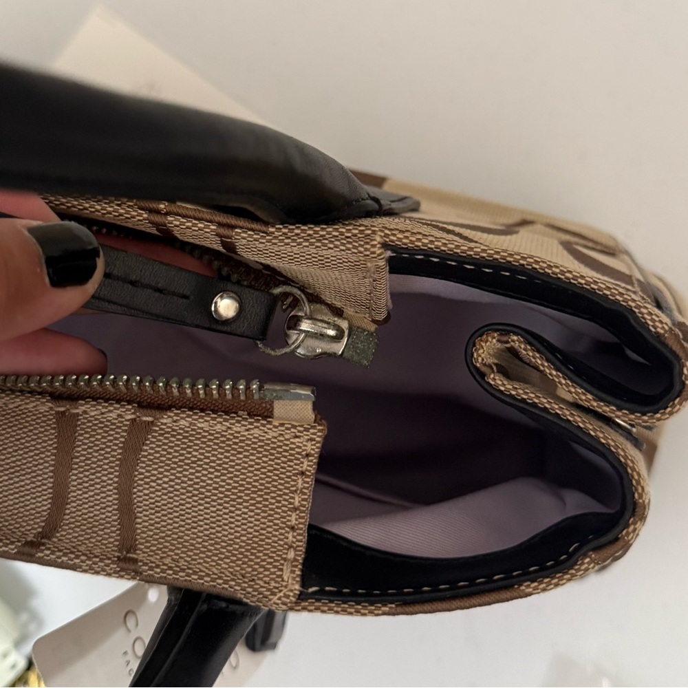 Coach 2009 Hampton Signature Madeline Shoulder Bag - Picture 12 of 13